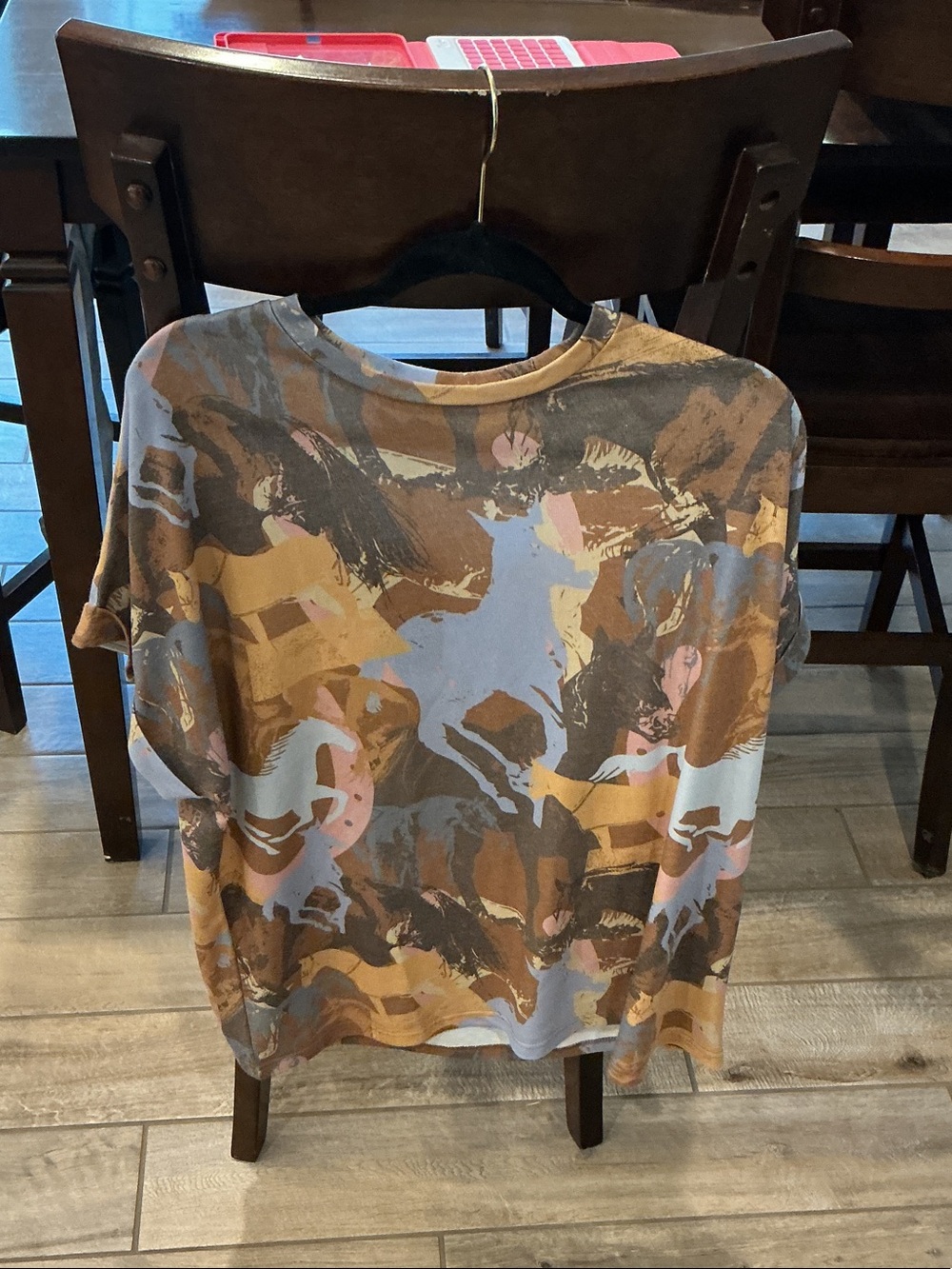 Abstract Horses Print Short Sleeve Tee in Brown & Light Blue